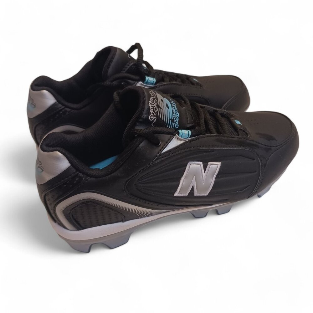 New Balance Women's Silver& Black Field Sport Cleats (Model WF600LK) SZ 7.5 NWT